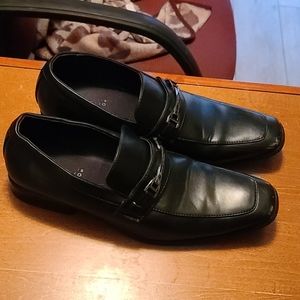 Black dress shoes